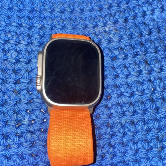 Apple Watch Ultra - Picture 2 of 8